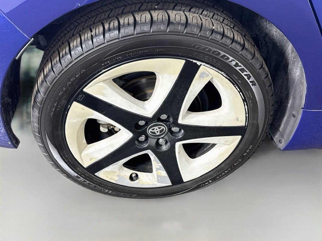 Used 2016 Toyota Prius Four Touring FWD image 32