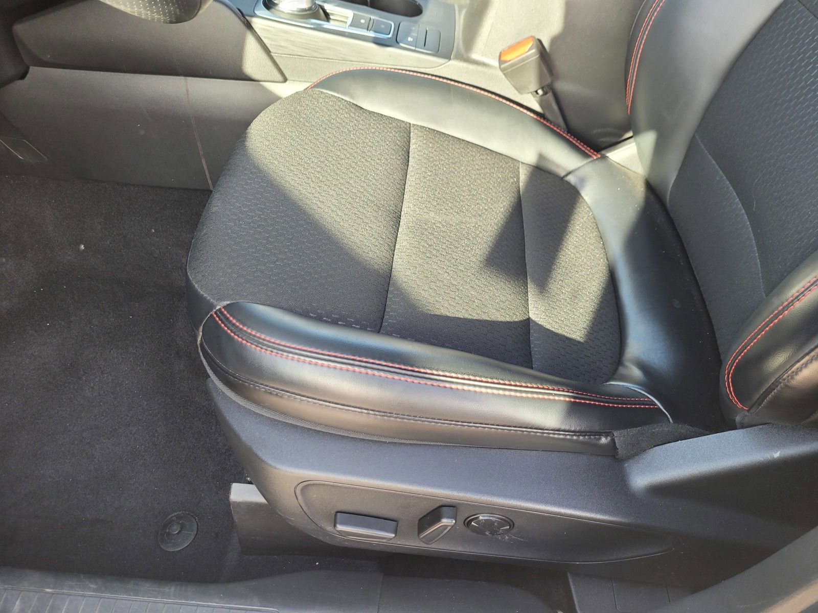 Used 2025 Ford Escape ST-Line image 16