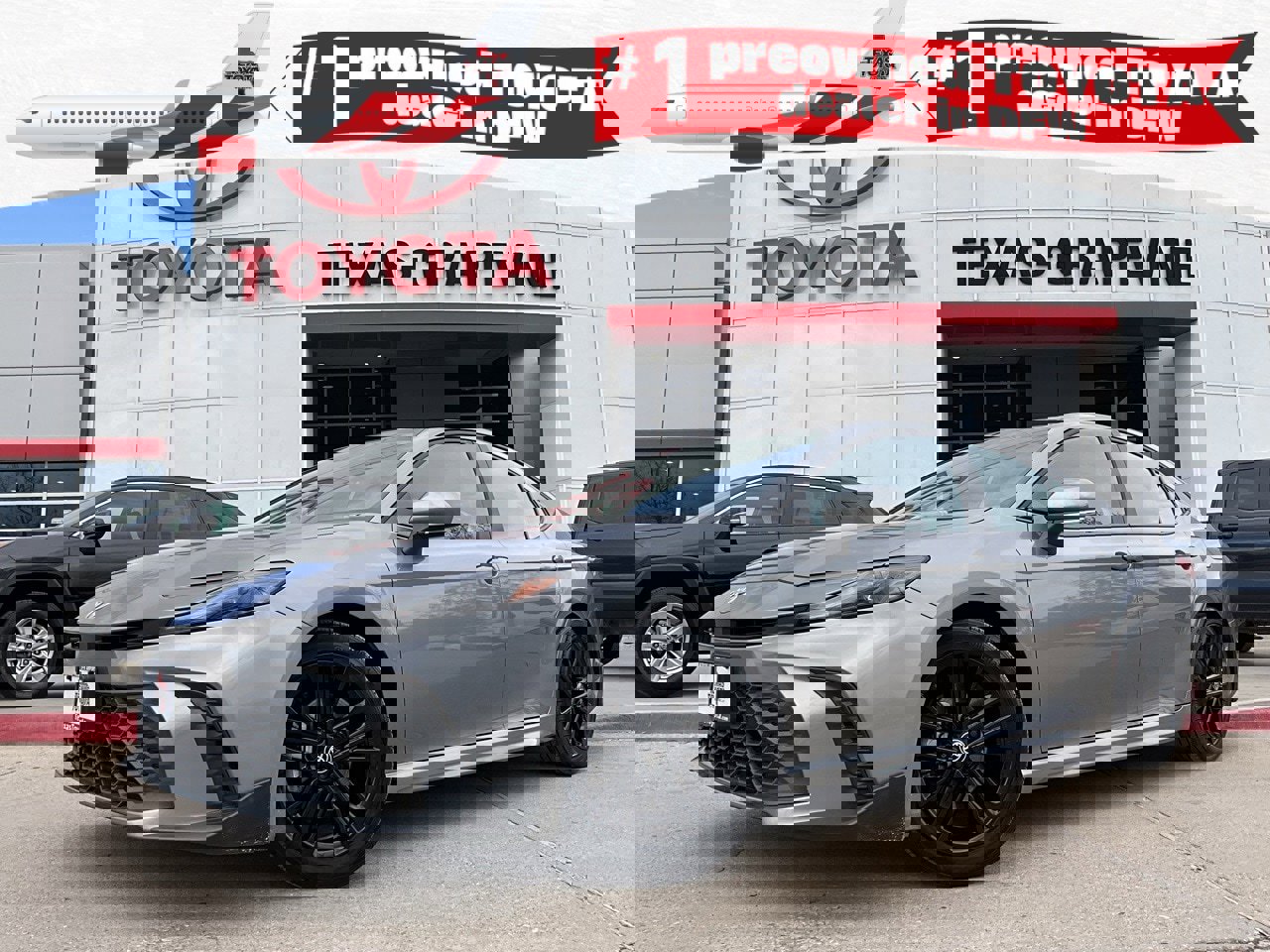 Used 2025 Toyota Camry SE image 1