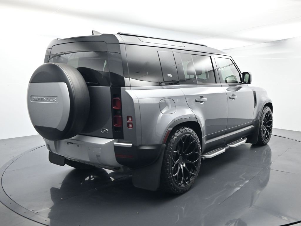 Used 2023 Land Rover Defender 110 S image 13