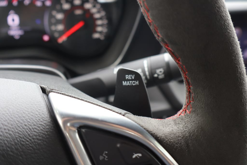 Used 2022 Chevrolet Camaro ZL1 RWD image 9