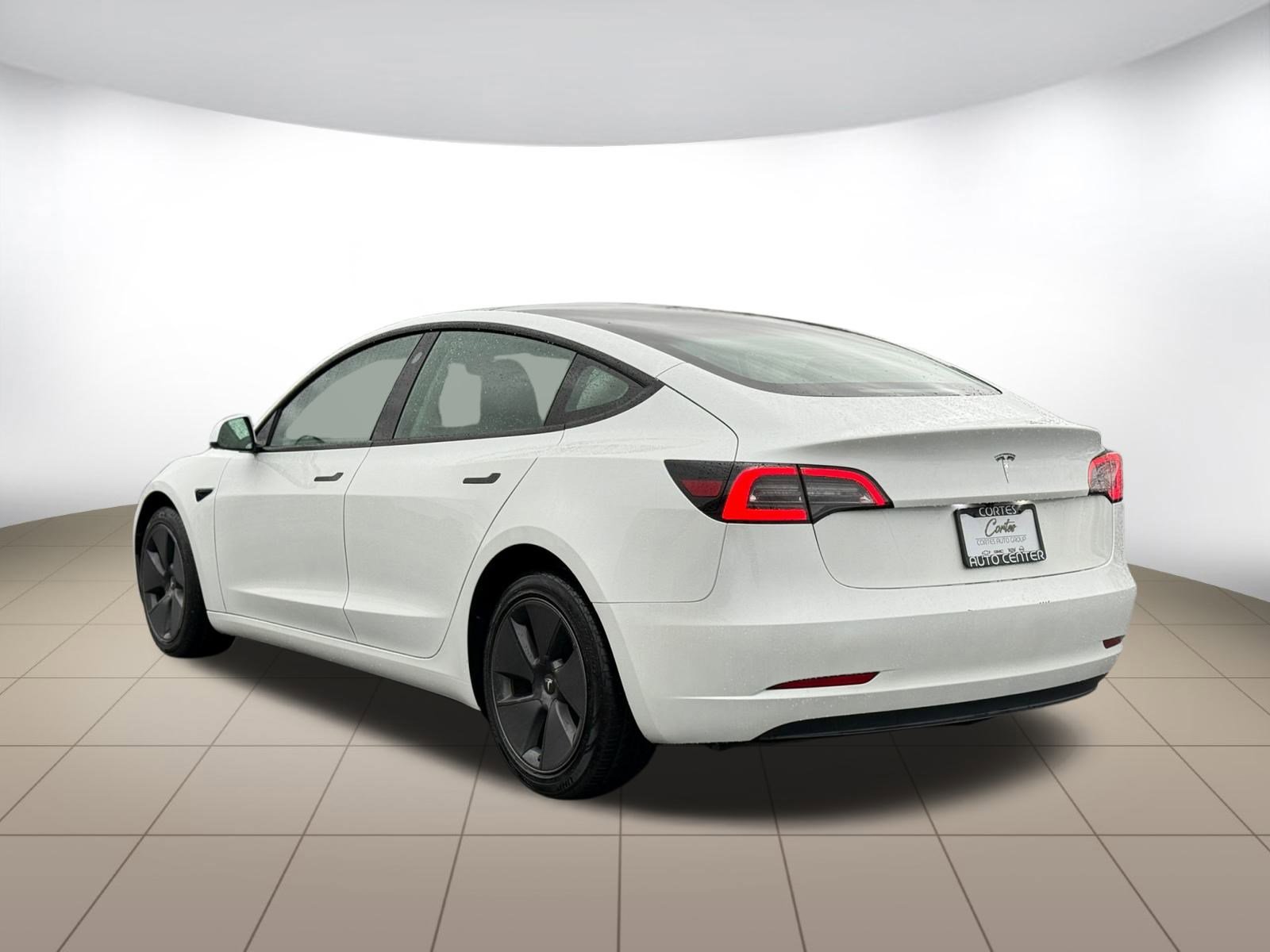 Used 2023 Tesla Model 3 Standard Range image 5