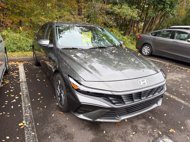 Used 2024 Hyundai Elantra SEL FWD image 21