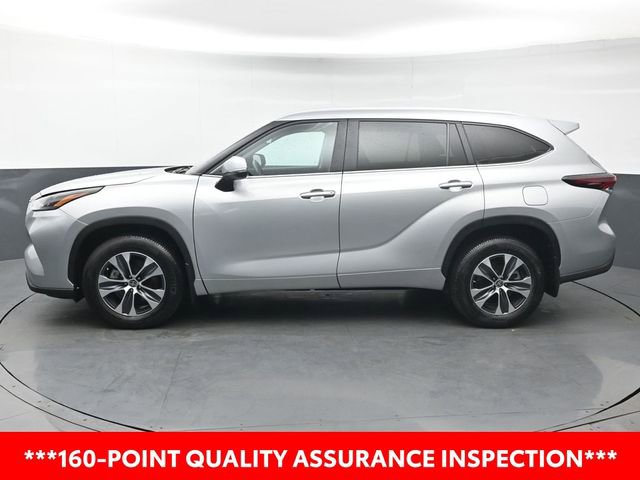 Certified 2024 Toyota Highlander XLE image 2