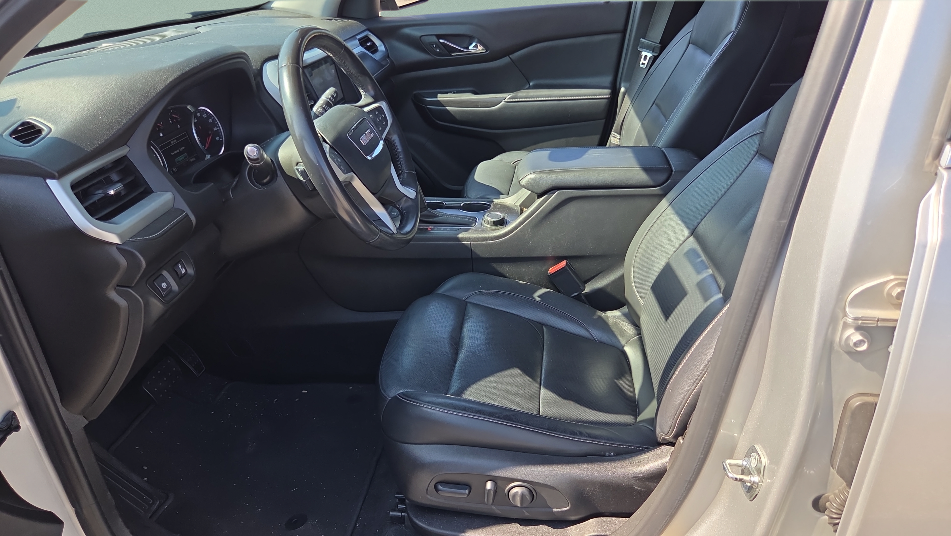 Used 2018 GMC Acadia SLT AWD/4WD image 9