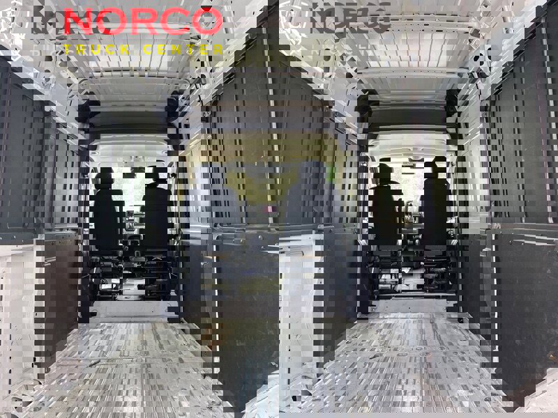 Used 2023 RAM ProMaster 2500 image 11