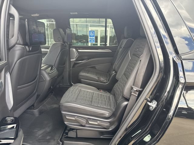 Used 2025 Cadillac Escalade Sport Platinum w/ LPO, Floor Liner Package AWD/4WD image 11