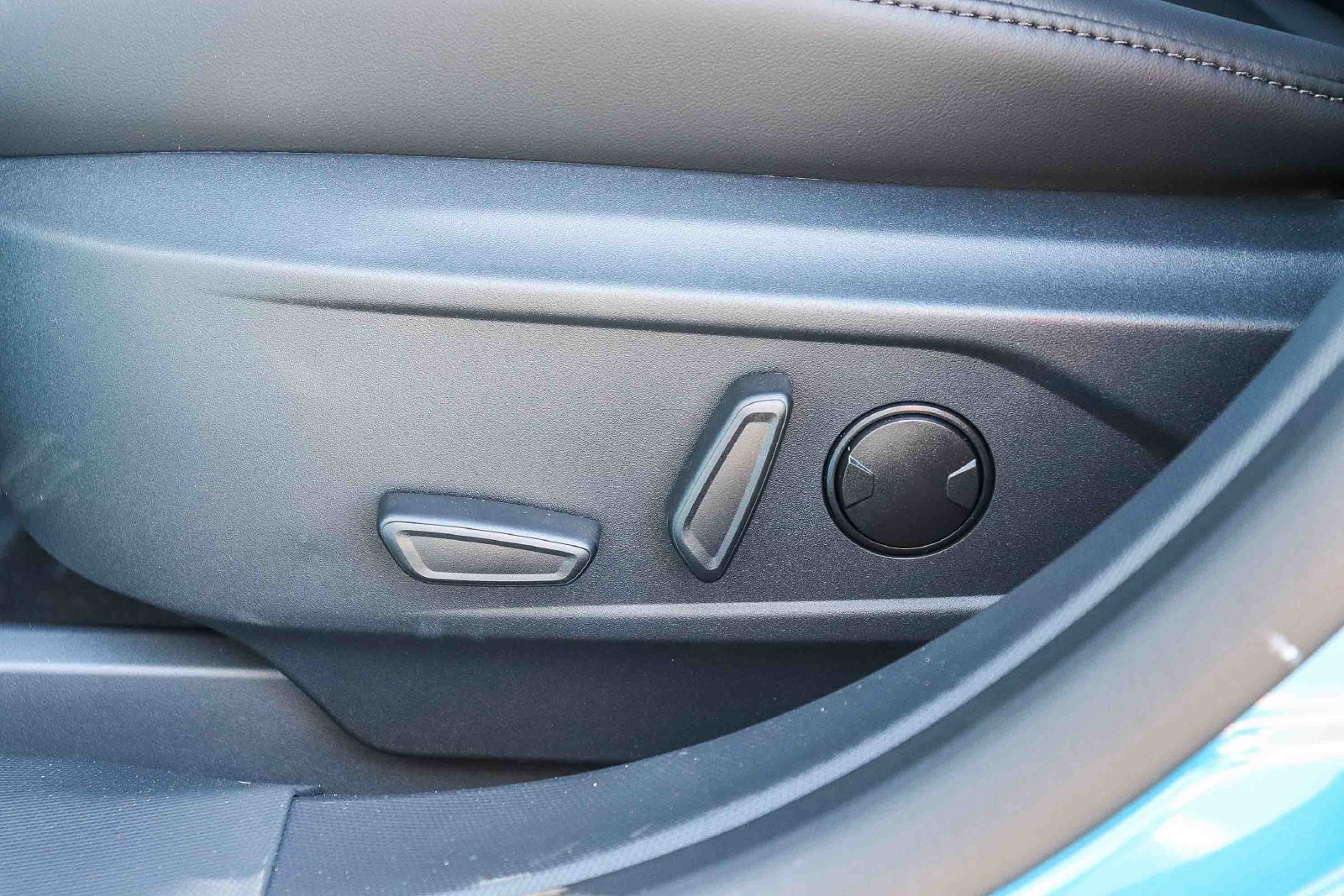 New 2026 Ford Mustang Mach-E Select w/ Comfort Package Lite RWD image 23
