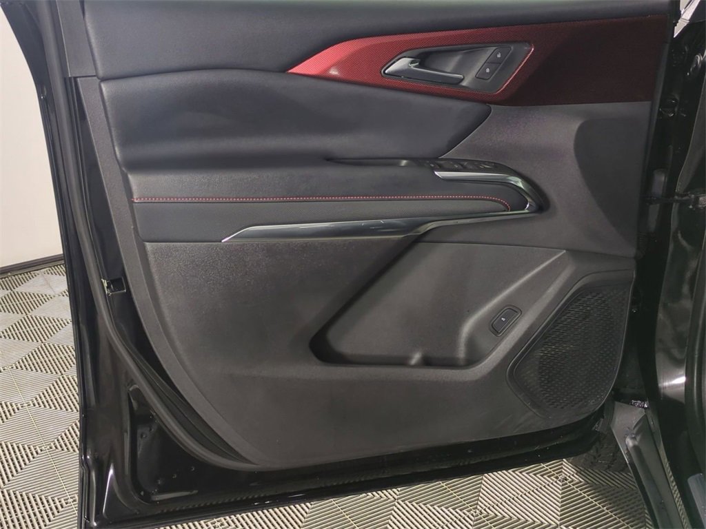 Used 2025 Chevrolet Traverse Z71 w/ Driver Confidence Package image 23