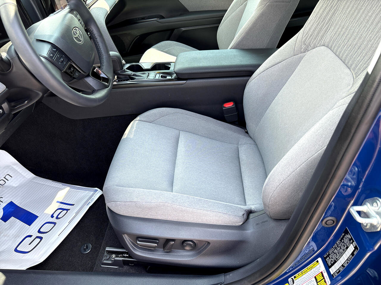 Used 2025 Toyota Camry LE image 17