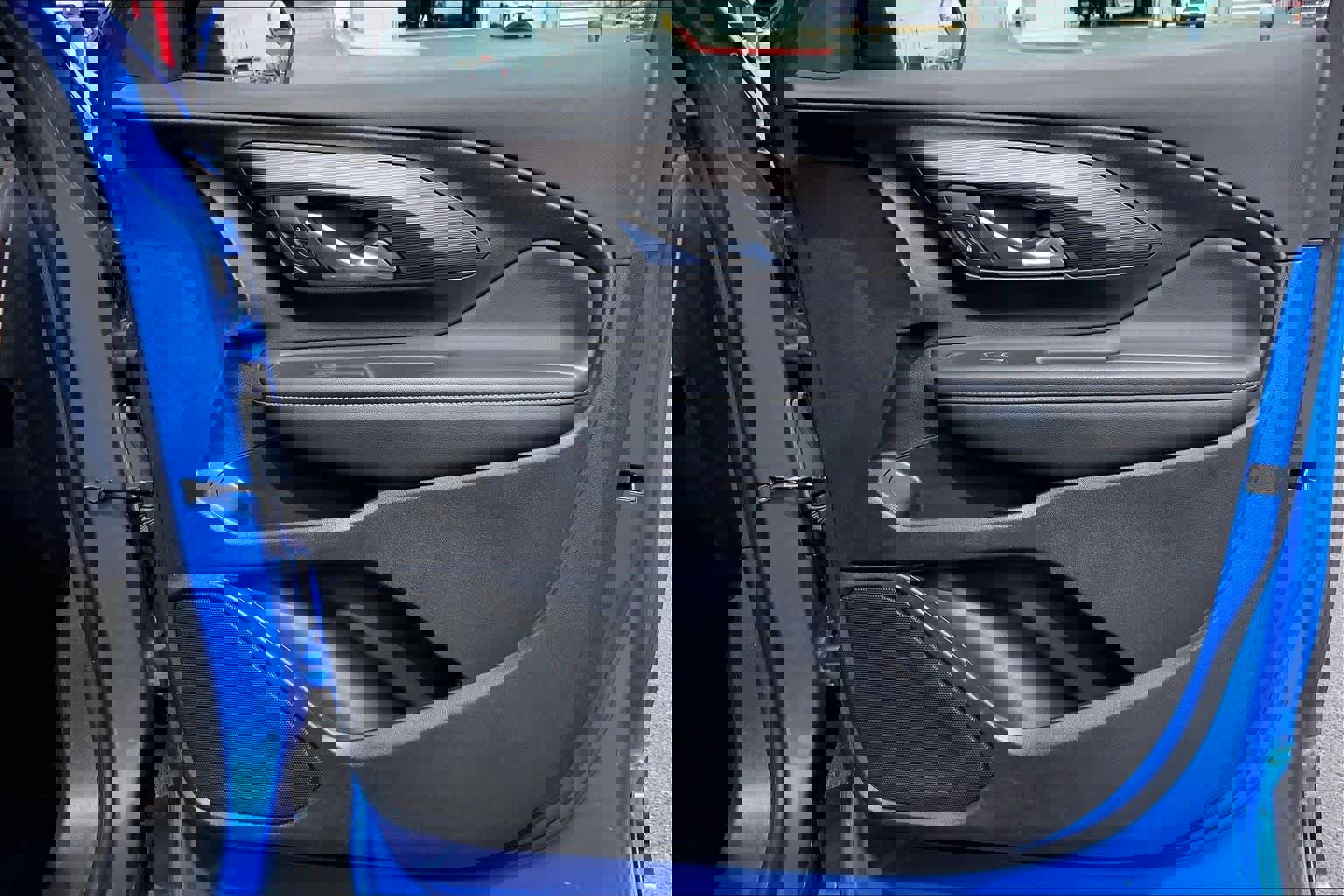 Used 2024 GMC Terrain SLE w/ Elevation Edition image 23