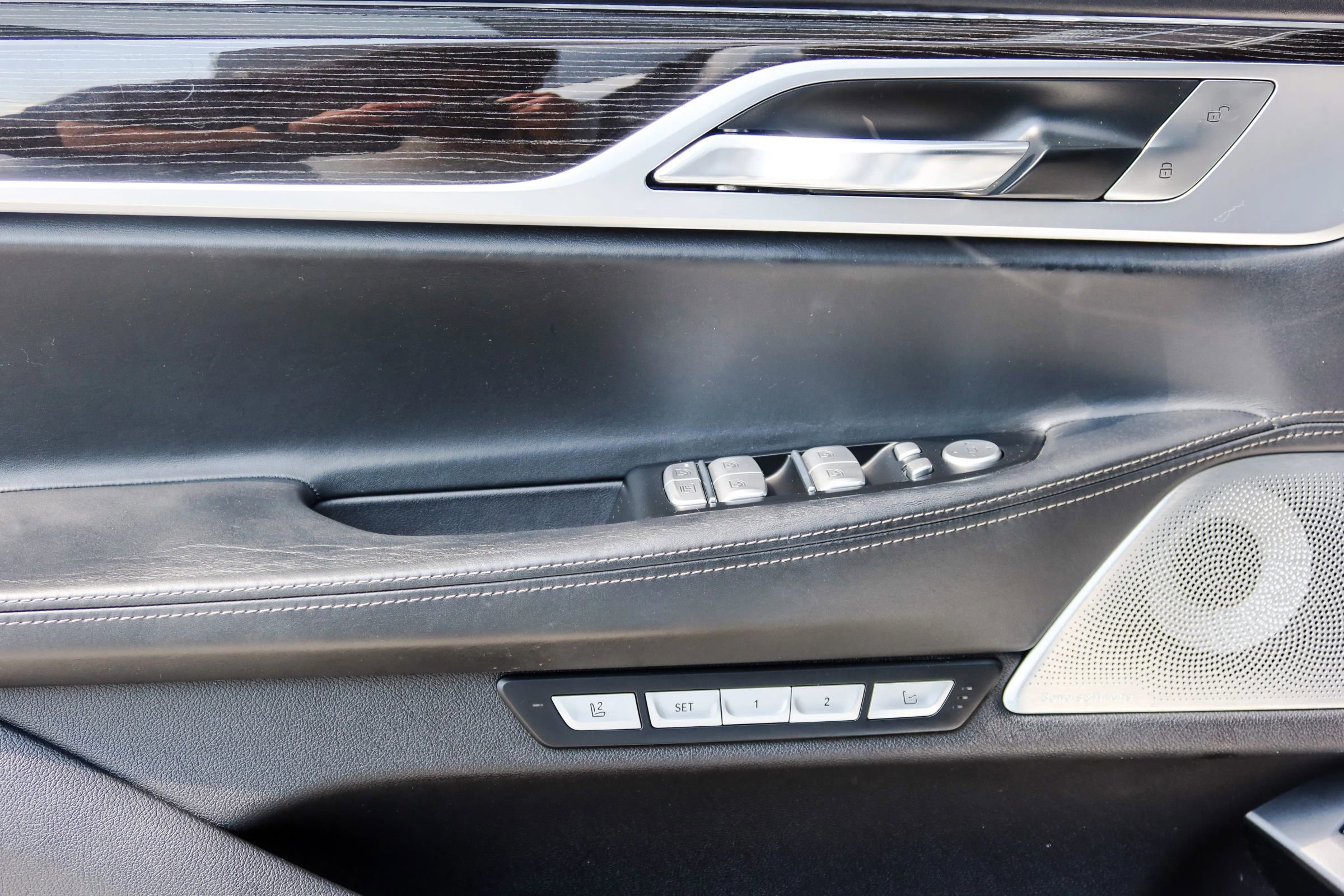 Used 2016 BMW 750i xDrive AWD/4WD image 11