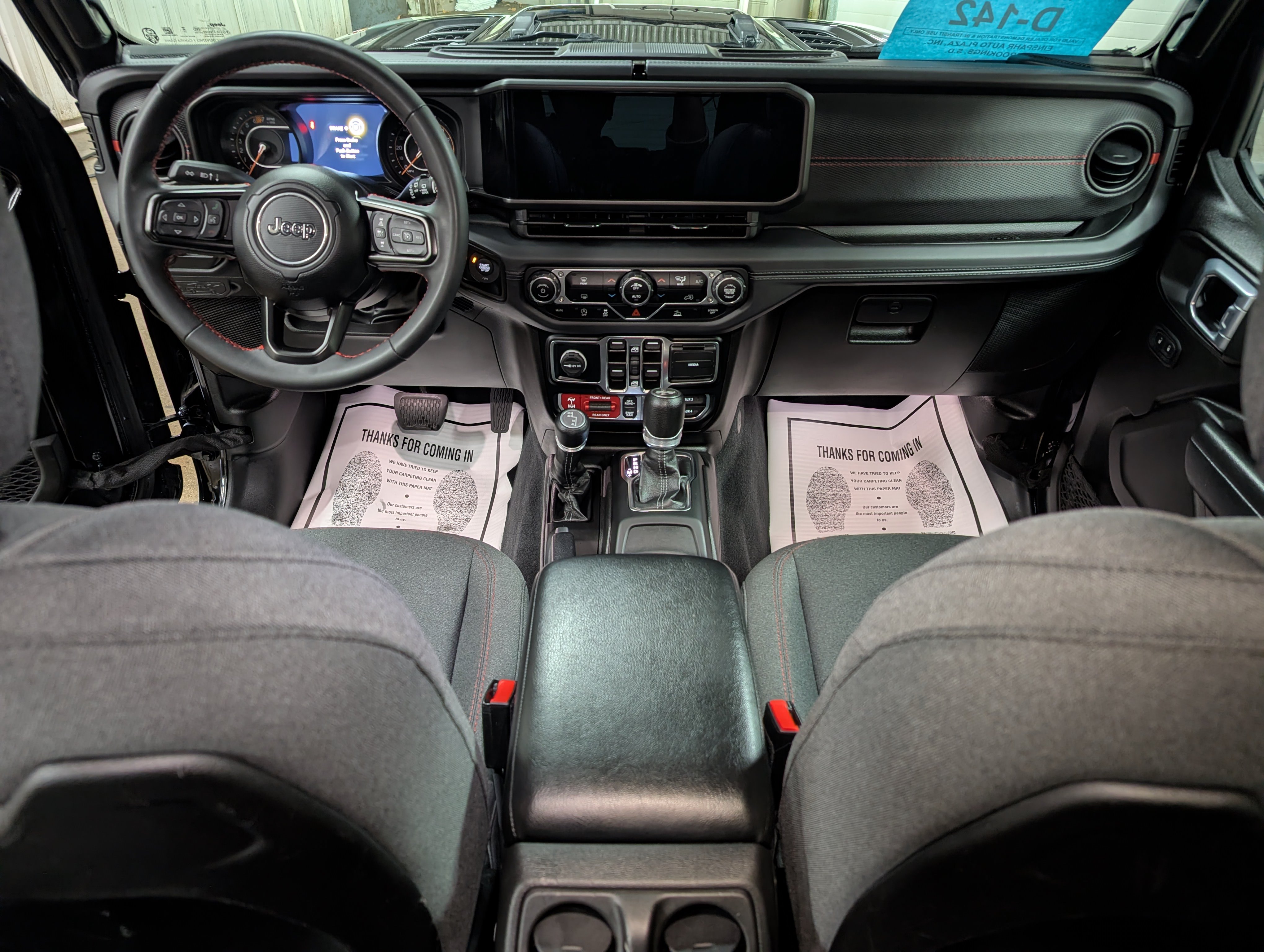 Used 2024 Jeep Wrangler Unlimited Rubicon AWD/4WD image 8