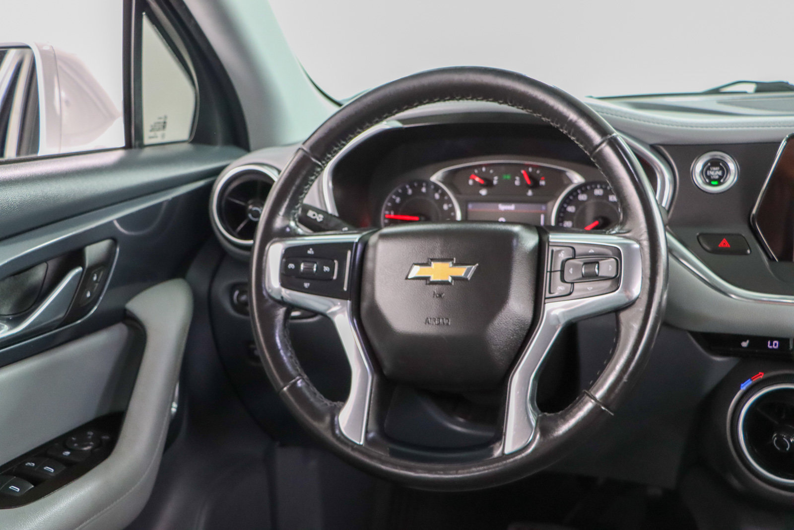 Used 2019 Chevrolet Blazer LT w/ Sound & Technology Package FWD image 12