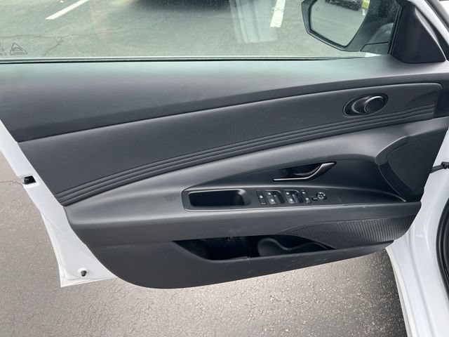 Used 2025 Hyundai Elantra Sport FWD image 11