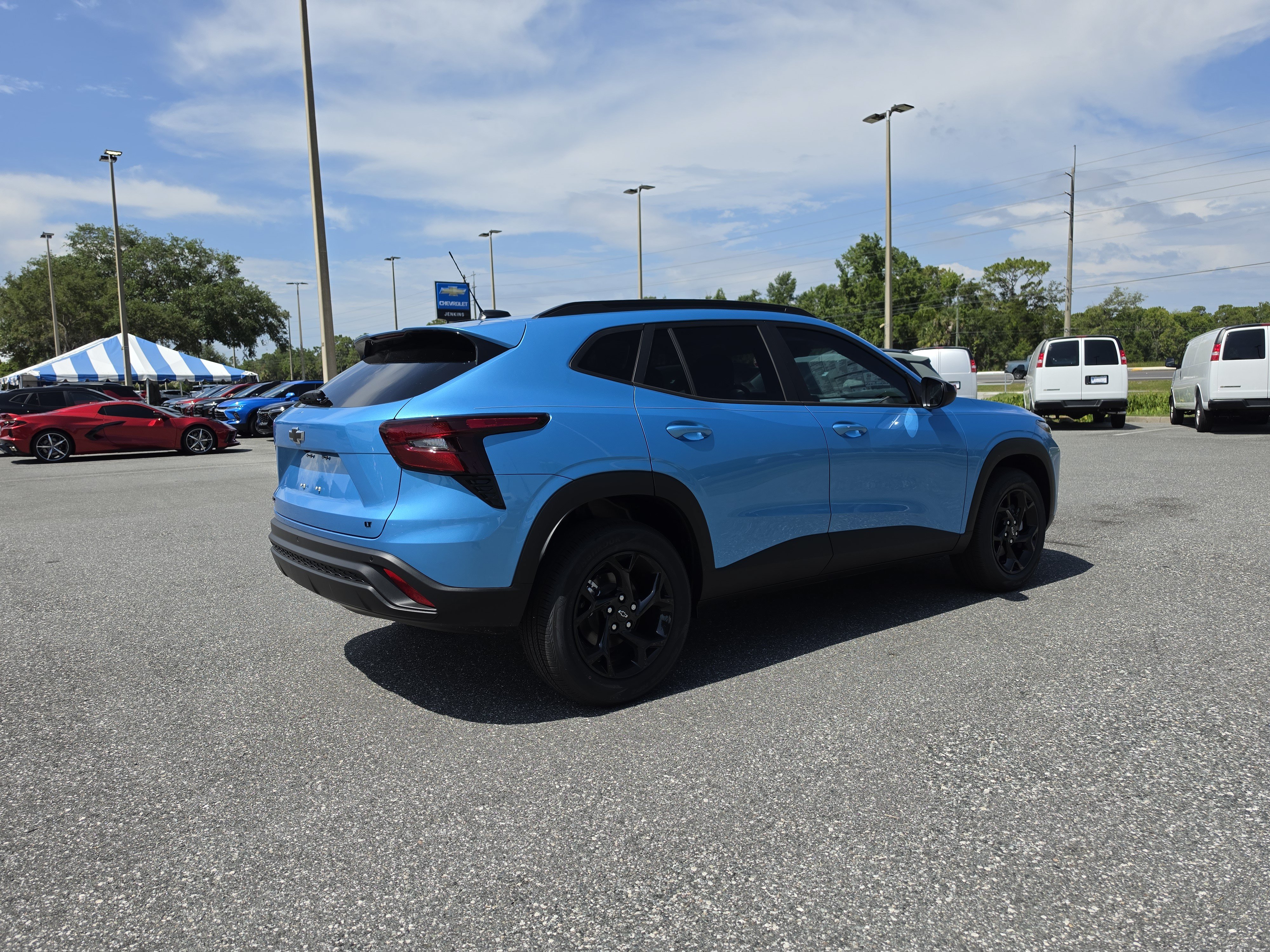 New 2026 Chevrolet Trax LT w/ Sunroof Package FWD image 4