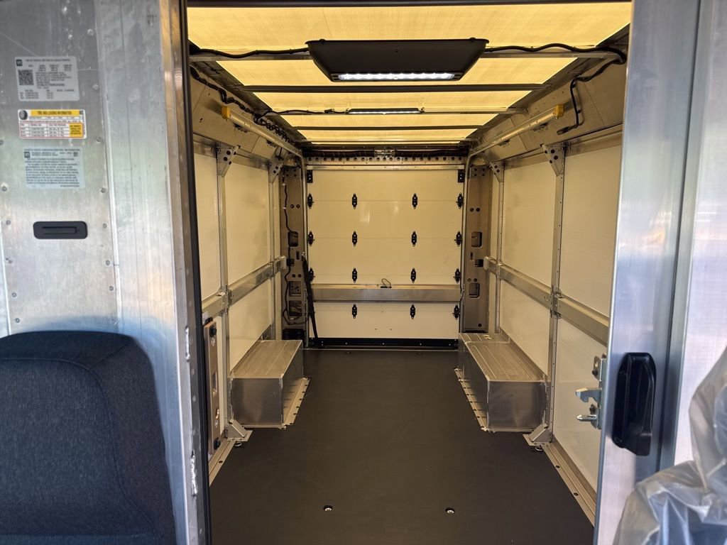 Used 2024 Chevrolet Brightdrop 600 w/ Battery Pack, Max Range image 10