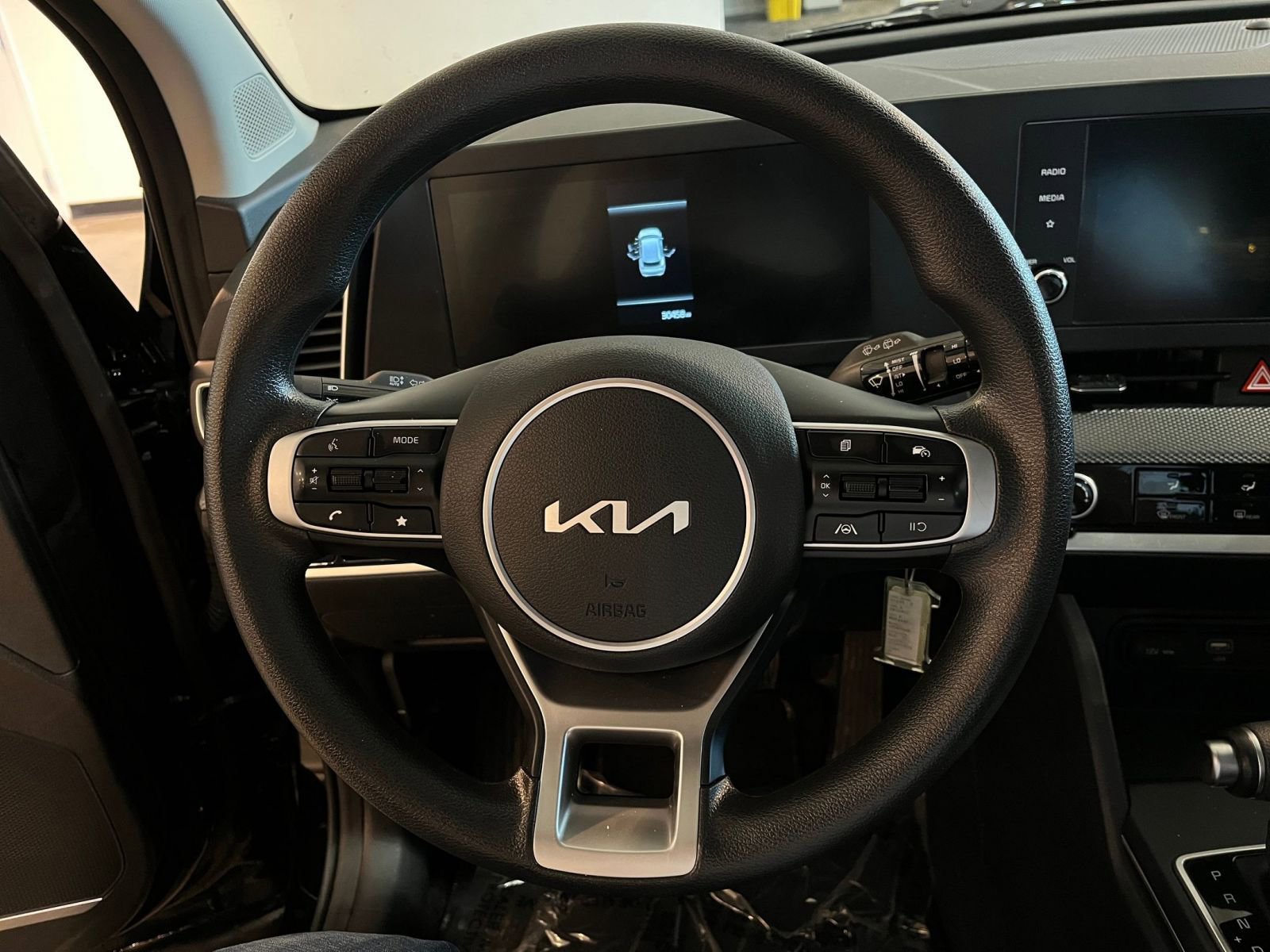 Used 2025 Kia Sportage LX image 28