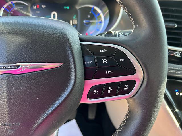 Certified 2023 Chrysler Pacifica Touring-L image 15