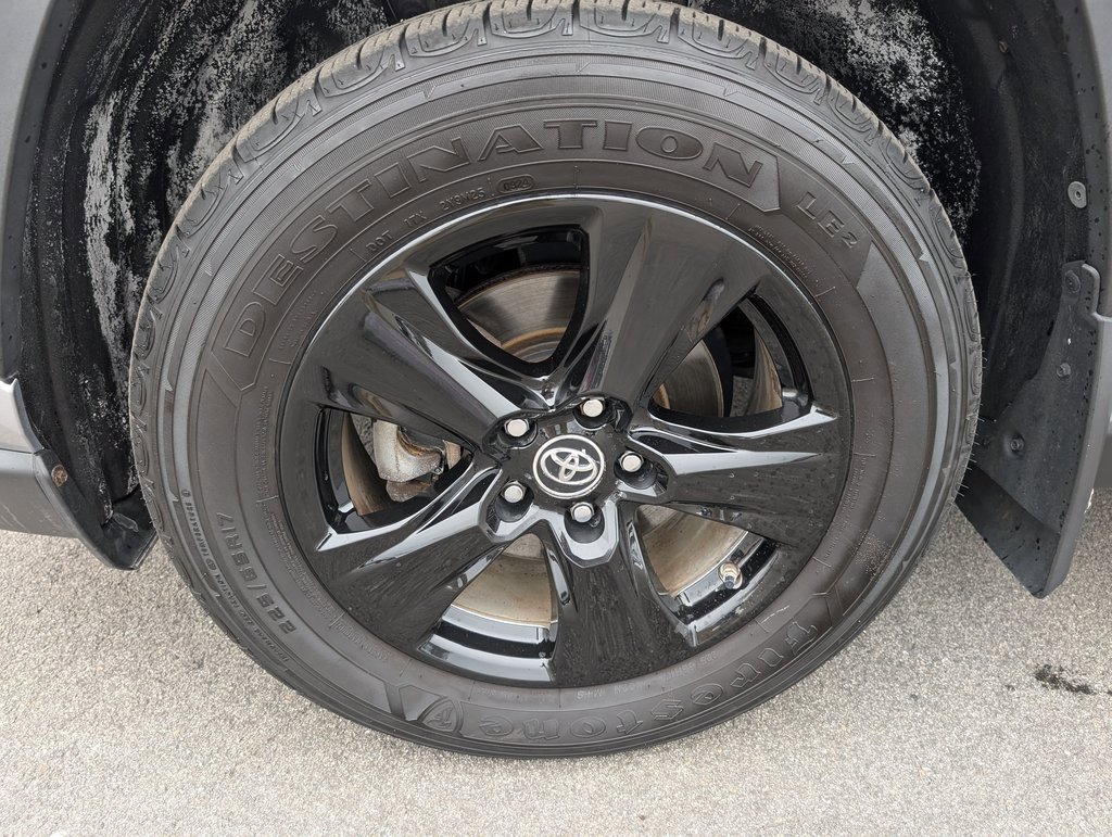 Used 2019 Toyota RAV4 XLE w/ Convenience Package image 11