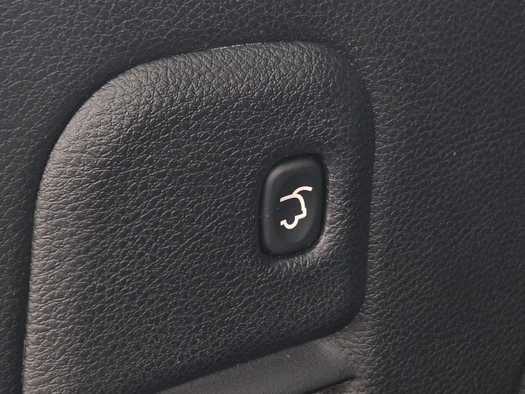 Used 2020 Jeep Grand Cherokee Limited AWD/4WD image 31