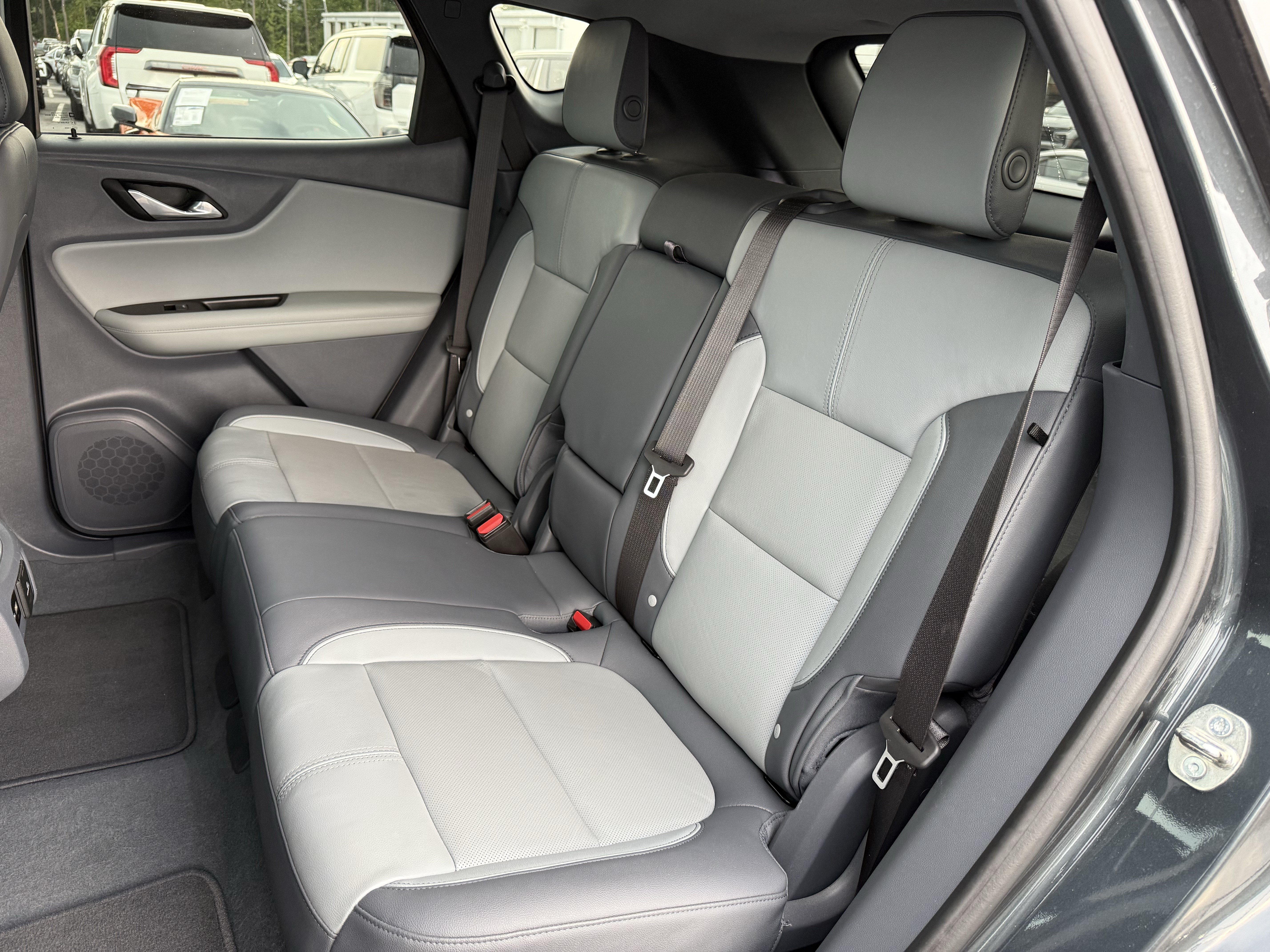 Used 2019 Chevrolet Blazer LT w/ Sound & Technology Package FWD image 32