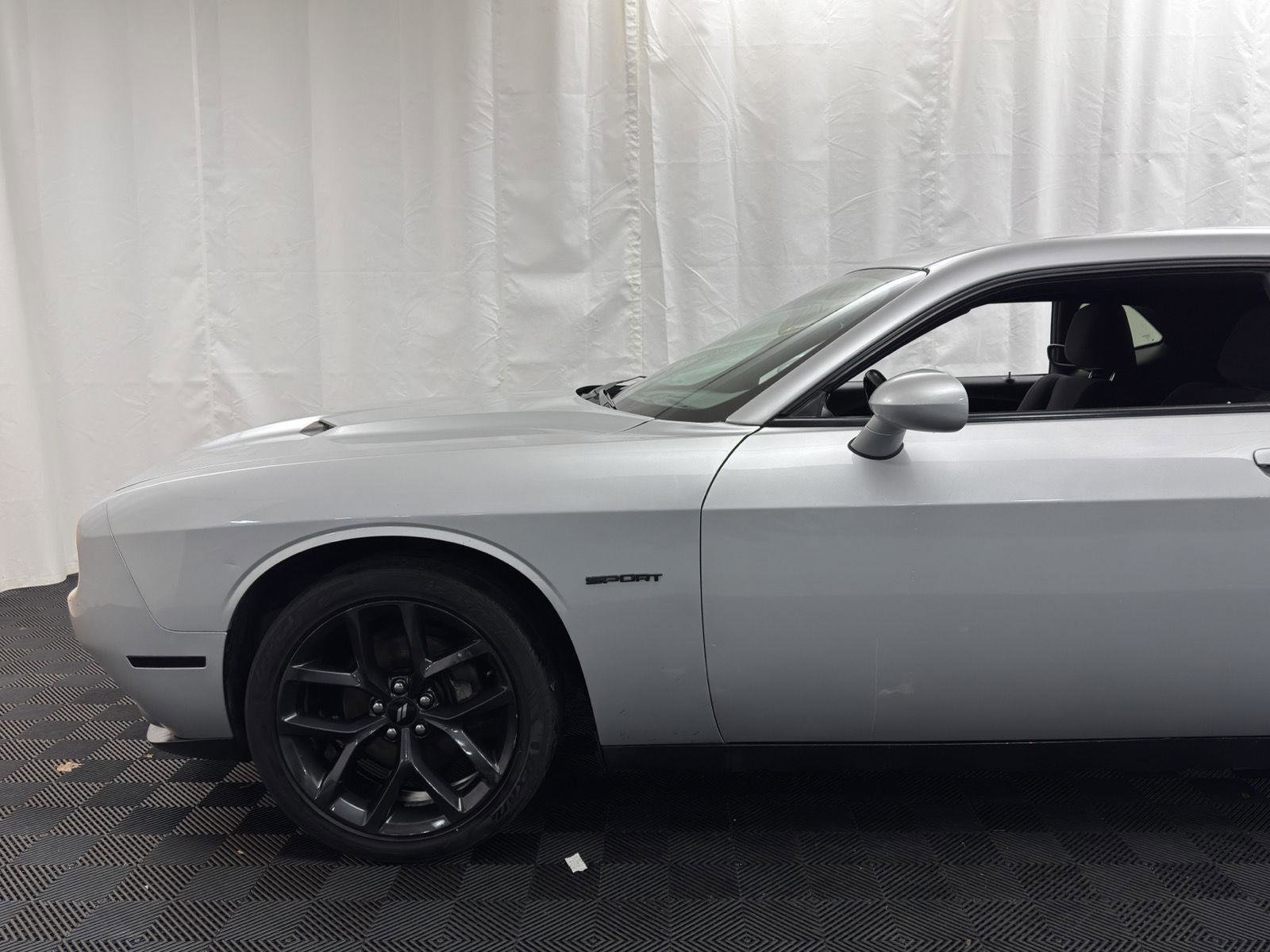 Used 2019 Dodge Challenger SXT w/ Blacktop Package image 5