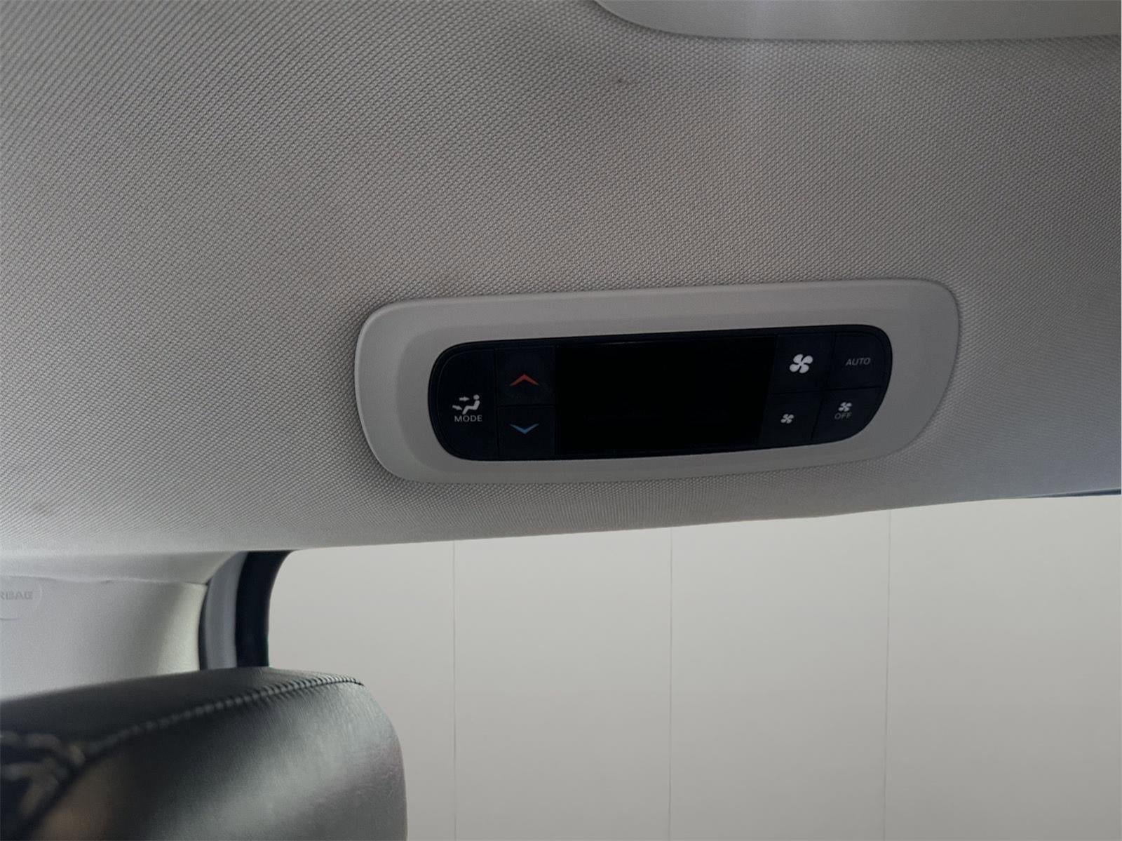 Used 2024 Chrysler Pacifica Select FWD image 42