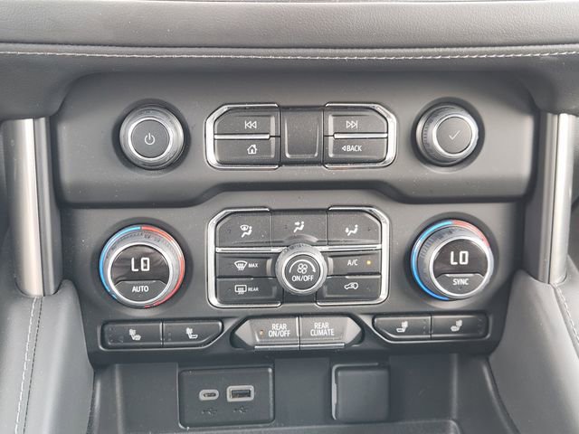 Used 2023 Chevrolet Tahoe Z71 w/ Luxury Package AWD/4WD image 17