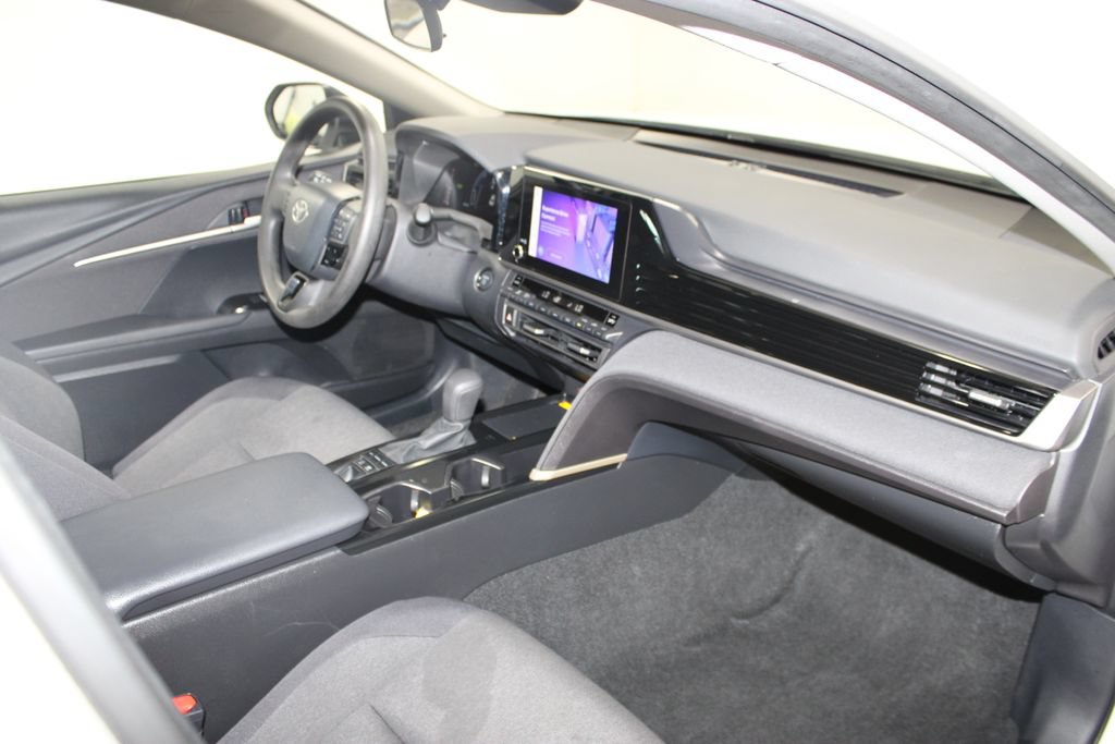 Used 2025 Toyota Camry LE FWD image 19