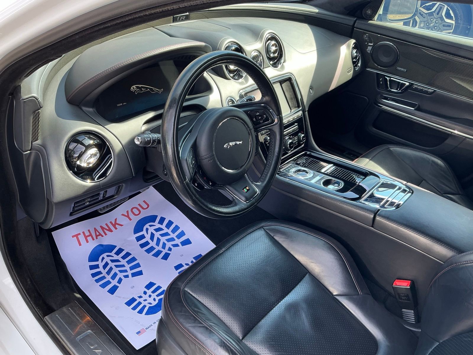 Used 2015 Jaguar XJ R LWB image 4