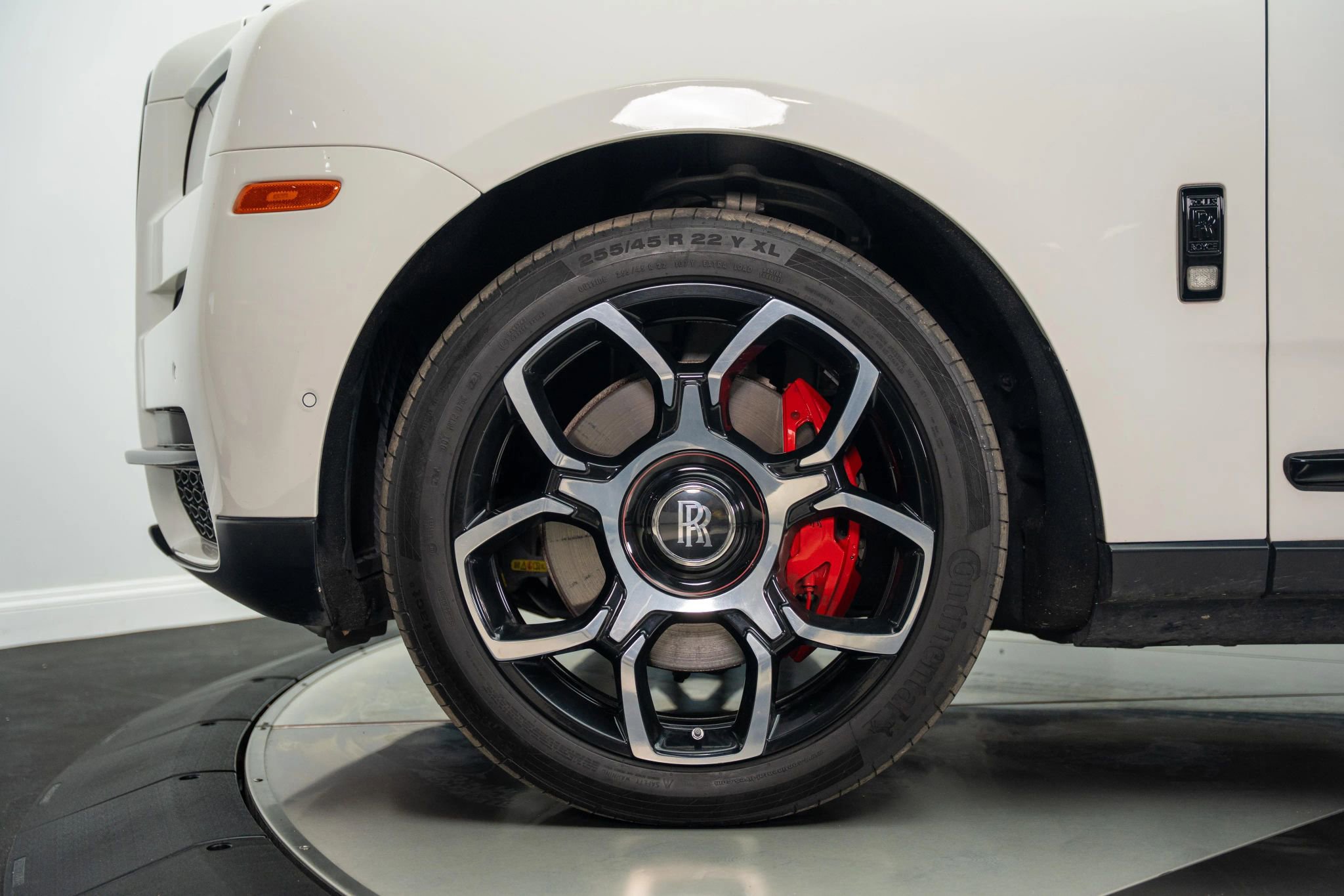 Used 2019 Rolls-Royce Cullinan AWD/4WD image 5