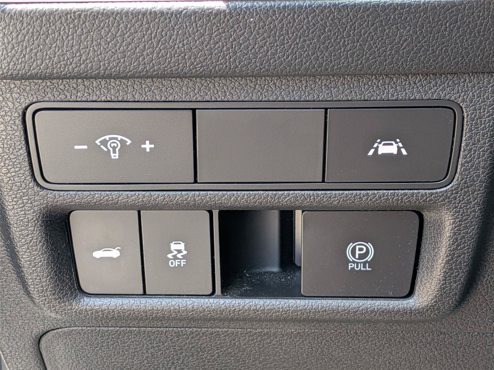 Used 2020 Hyundai Sonata SEL w/ Premium + Sunroof Package FWD image 18