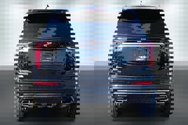 Certified 2025 Cadillac XT6 Premium Luxury image 3