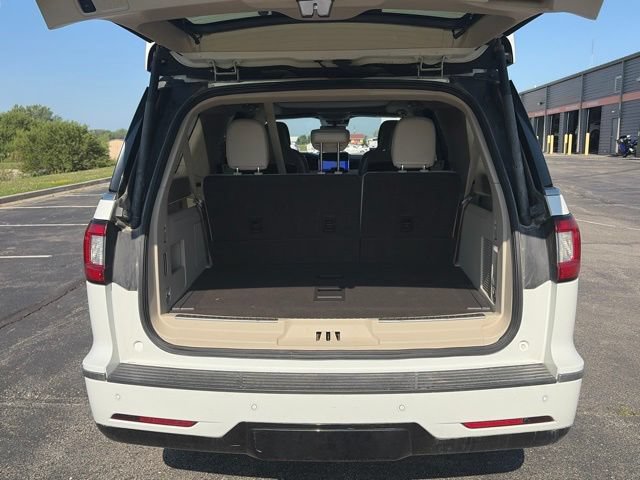 Used 2020 Lincoln Navigator L Reserve w/ Luxury Package AWD/4WD image 5