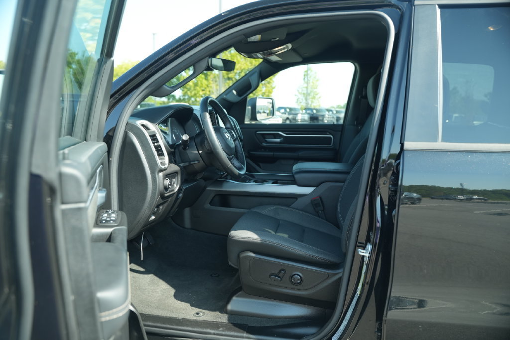 Used 2023 RAM 1500 Big Horn AWD/4WD image 12