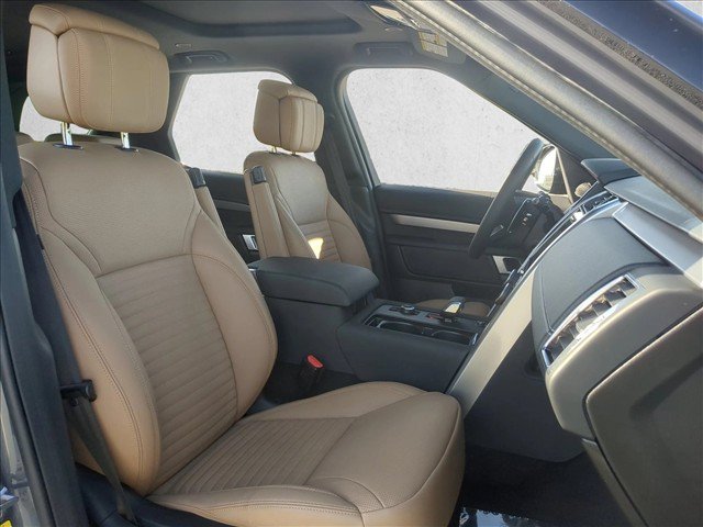 Used 2024 Land Rover Discovery Dynamic SE AWD/4WD image 27