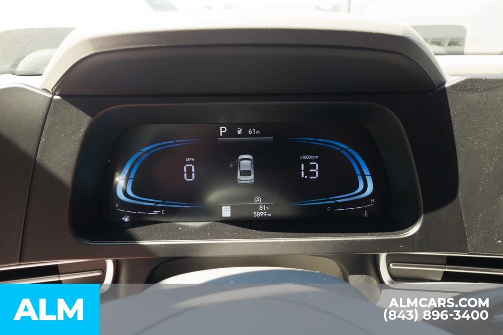 Certified 2025 Hyundai Elantra SE FWD image 14