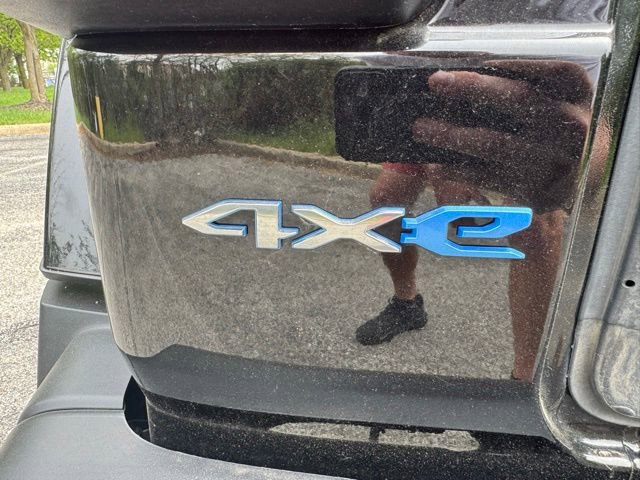 Used 2021 Jeep Wrangler Unlimited Sahara w/ Dual Top Group image 11