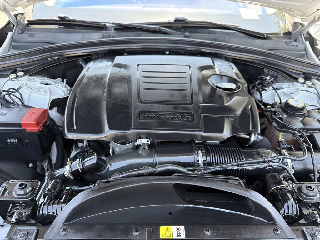 Used 2021 Jaguar F-PACE AWD/4WD image 23