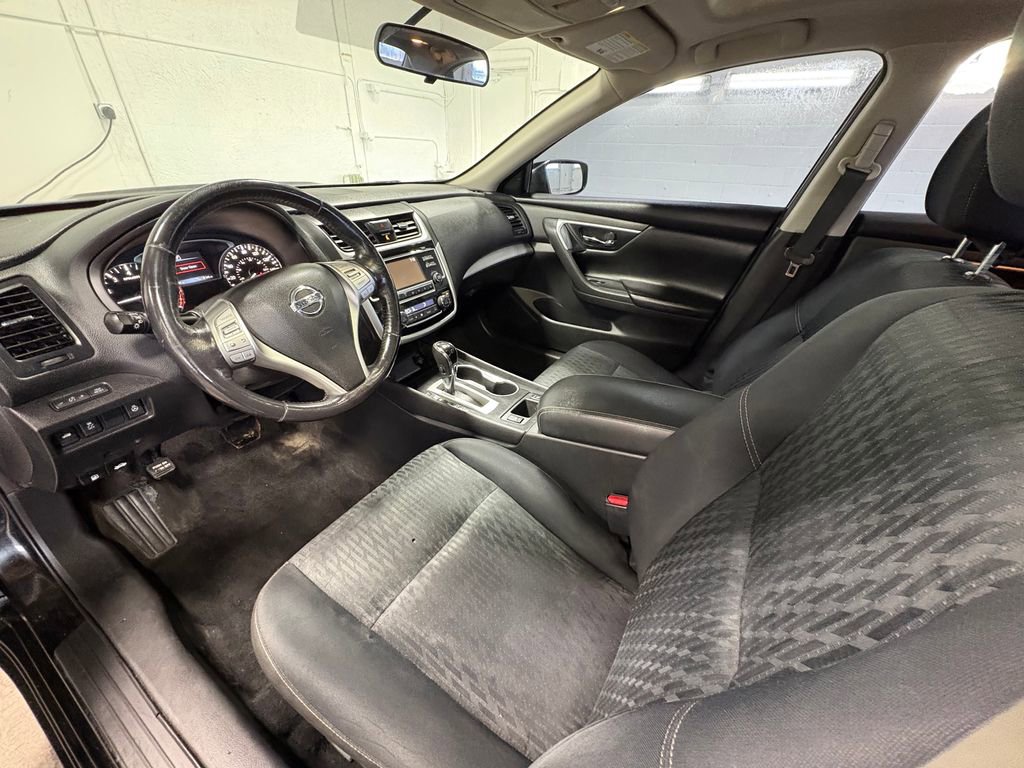 Used 2018 Nissan Altima 2.5 SV image 16