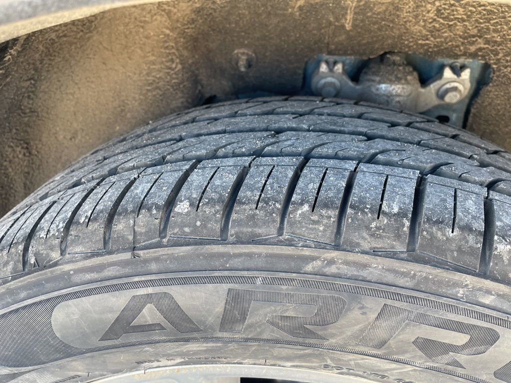 Used 2022 Ford Explorer XLT w/ Equipment Group 202A image 10