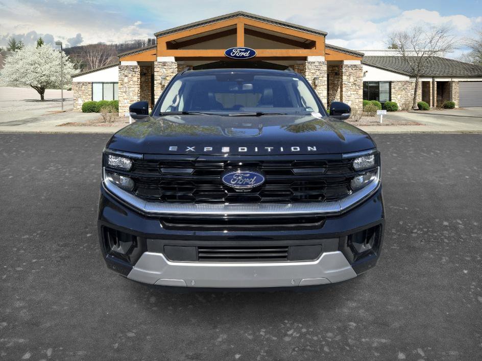 Used 2025 Ford Expedition Max Platinum AWD/4WD image 2