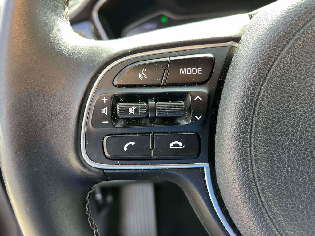 Used 2022 Kia Niro EX Premium FWD image 18