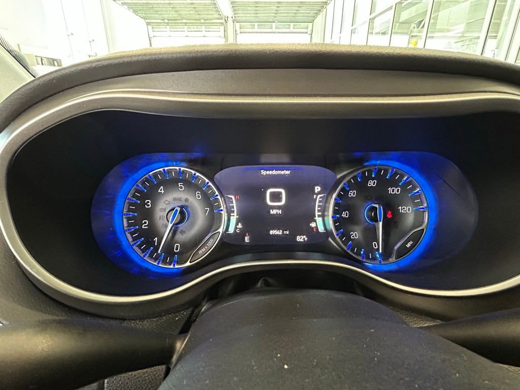 Used 2020 Chrysler Pacifica Touring-L Plus FWD image 25