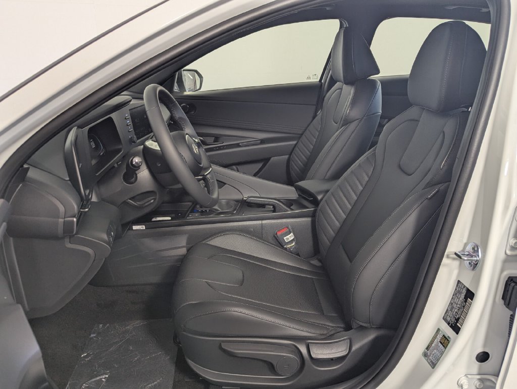 New 2026 Hyundai Elantra SEL Sport FWD image 11