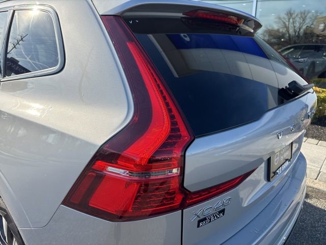Used 2025 Volvo XC60 B5 Plus AWD/4WD image 11