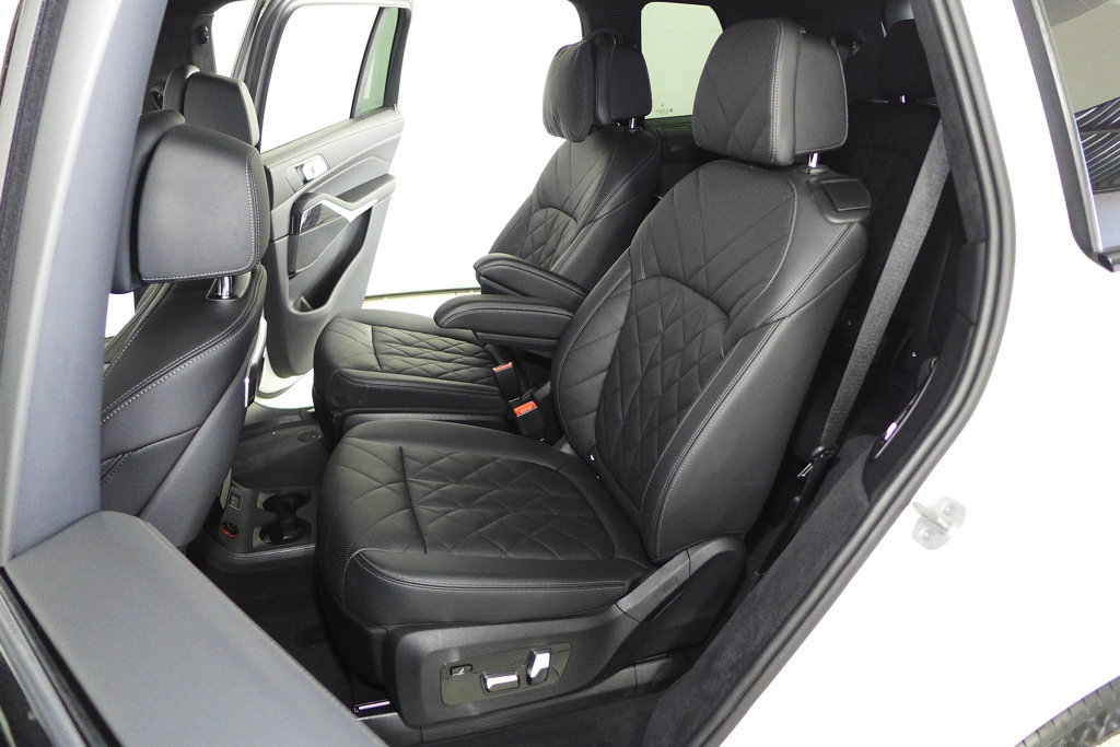 Certified 2024 BMW X7 xDrive40i w/ M Sport Package AWD/4WD image 21