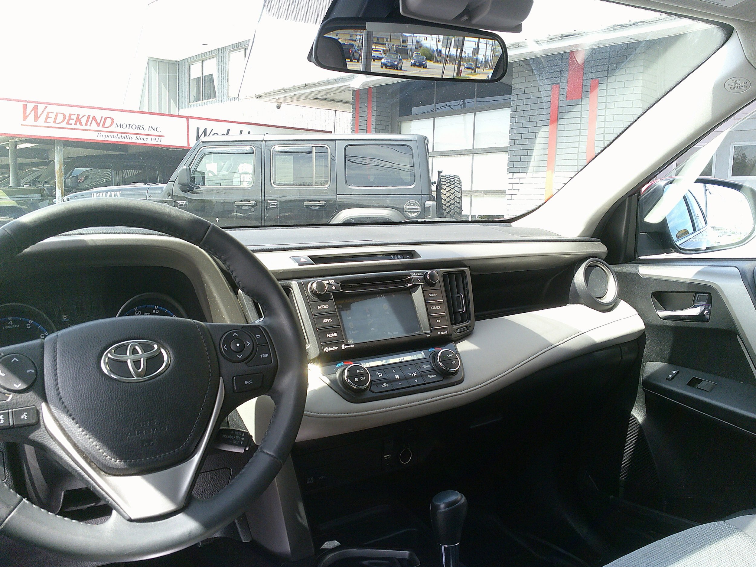 Used 2018 Toyota RAV4 XLE w/ Plus Extra Value Package AWD/4WD image 22