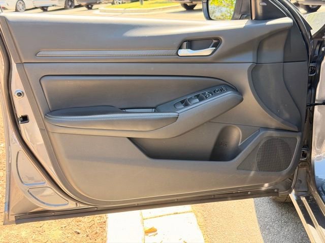 Used 2024 Nissan Altima 2.5 SV FWD image 22